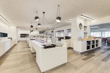 هتل Corsendonk Duinse Polders