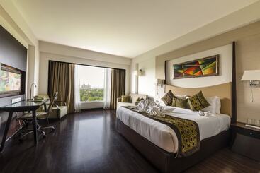 هتل Country Inn & Suites By Radisson, Gurugram Sohna Road