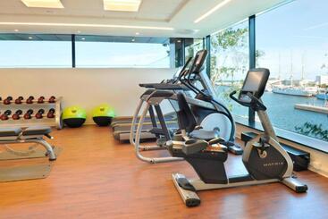 هتل Courtyard By Marriott Gdynia Waterfront