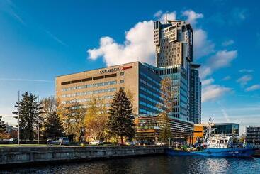 هتل Courtyard By Marriott Gdynia Waterfront