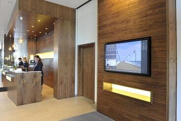 هتل Courtyard By Marriott Gdynia Waterfront