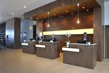هتل Courtyard By Marriott Gdynia Waterfront