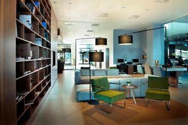 هتل Courtyard By Marriott Gdynia Waterfront