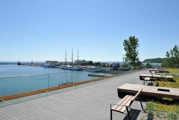 هتل Courtyard By Marriott Gdynia Waterfront