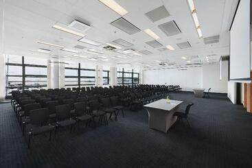 هتل Courtyard By Marriott Gdynia Waterfront