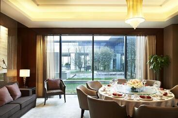 هتل Four Points By Sheraton Langfang, Gu An