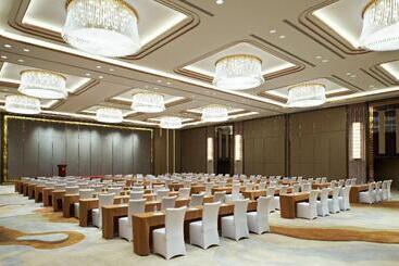 هتل Four Points By Sheraton Langfang, Gu An