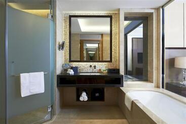هتل Four Points By Sheraton Langfang, Gu An