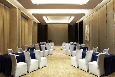 هتل Four Points By Sheraton Langfang, Gu An