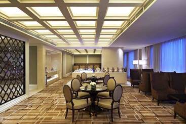 هتل Four Points By Sheraton Langfang, Gu An