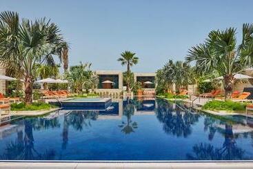 Four Seasons Hotel Bahrain Bay