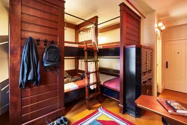 Hotel Freehand Chicago