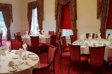 هتل Haughton Hall