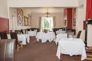 هتل Haughton Hall