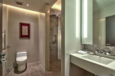 هتل Hilton Nay Pyi Taw