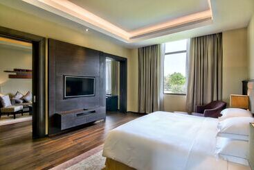 هتل Hilton Nay Pyi Taw