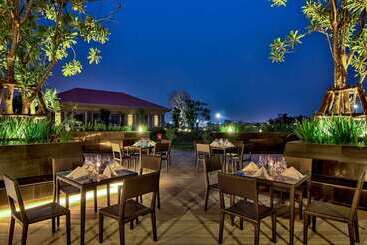 هتل Hilton Nay Pyi Taw