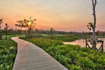 هتل Hilton Nay Pyi Taw