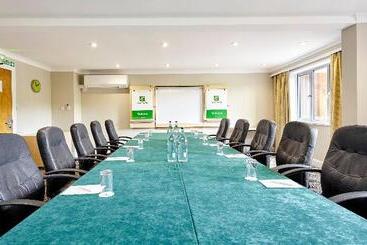 هتل Holiday Inn Cardiff  North M4
