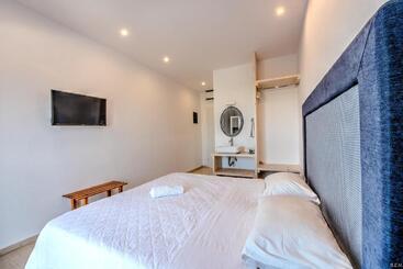 هتل Anamar Santorini