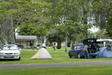 هتل Motueka Top 10 Holiday Park