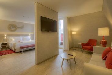 هتل NH Collection Porto Batalha