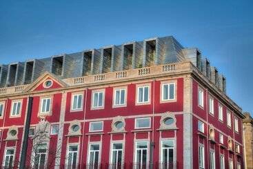 هتل NH Collection Porto Batalha