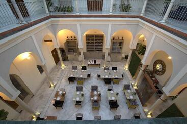 هتل Palacio Pinello