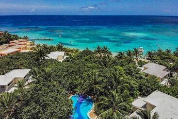 Paradise Beach Hotel & Resort