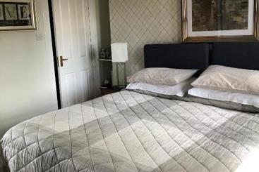 هتل Pitreavie Guest House