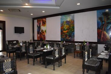 هتل Regenta Resort Bhuj, By Royal Orchid Limited
