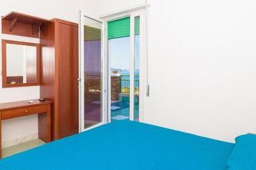 هتل Riviera