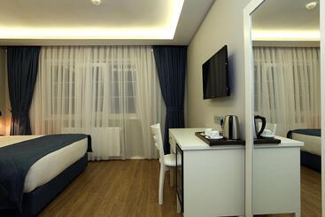 هتل Taksim Santa Lucia