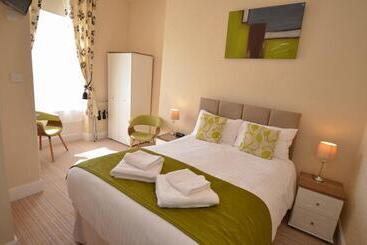 هتل St Hilary Guest House