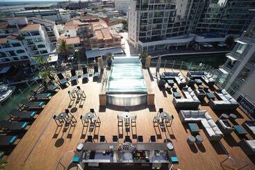 هتل Sunborn Gibraltar
