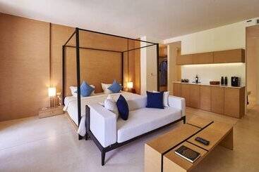 هتل The Anda Mani Khaolak Beachfront Villas