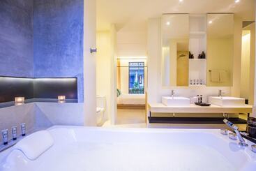 هتل The Anda Mani Khaolak Beachfront Villas