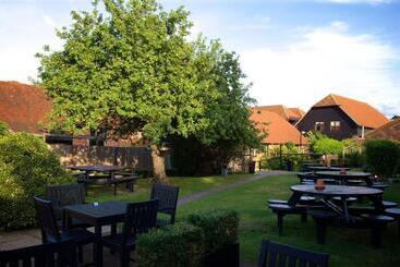 Отель The Talbot Inn