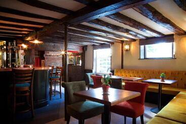 Отель The Talbot Inn