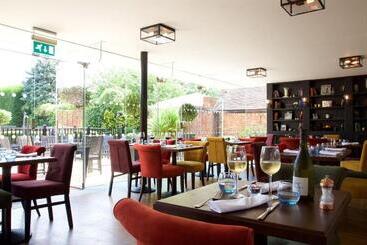 Отель The Talbot Inn
