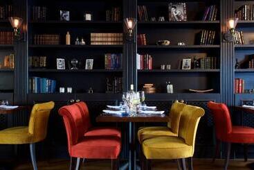 Отель The Talbot Inn