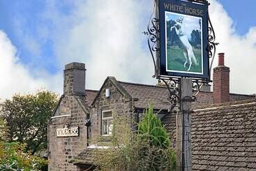 هتل The View At The White Horse Woolley Moor