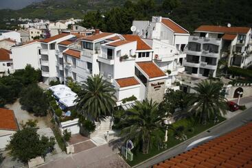 هتل Villa Marija