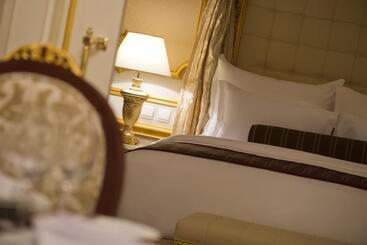 هتل Warwick Doha