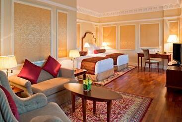 هتل Warwick Doha