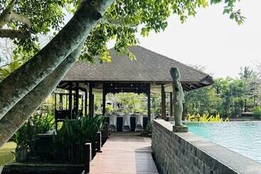 Sheridan Boutique Resort Iloilo