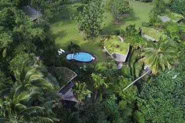 Vanira Lodge