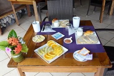 Vanira Lodge