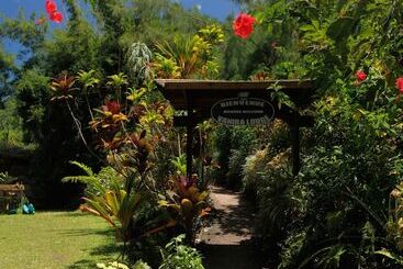 Vanira Lodge