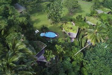 Vanira Lodge
